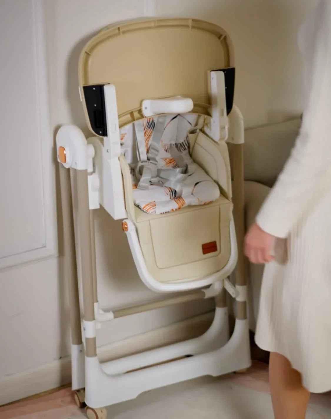 Preorder - Jupiter Beige 2-in-1 High Chair & Swing