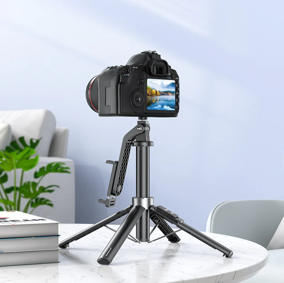 Hoco Premium 2 in 1 Selfie Stick With 1.37m QuadPod (K21) techplus
