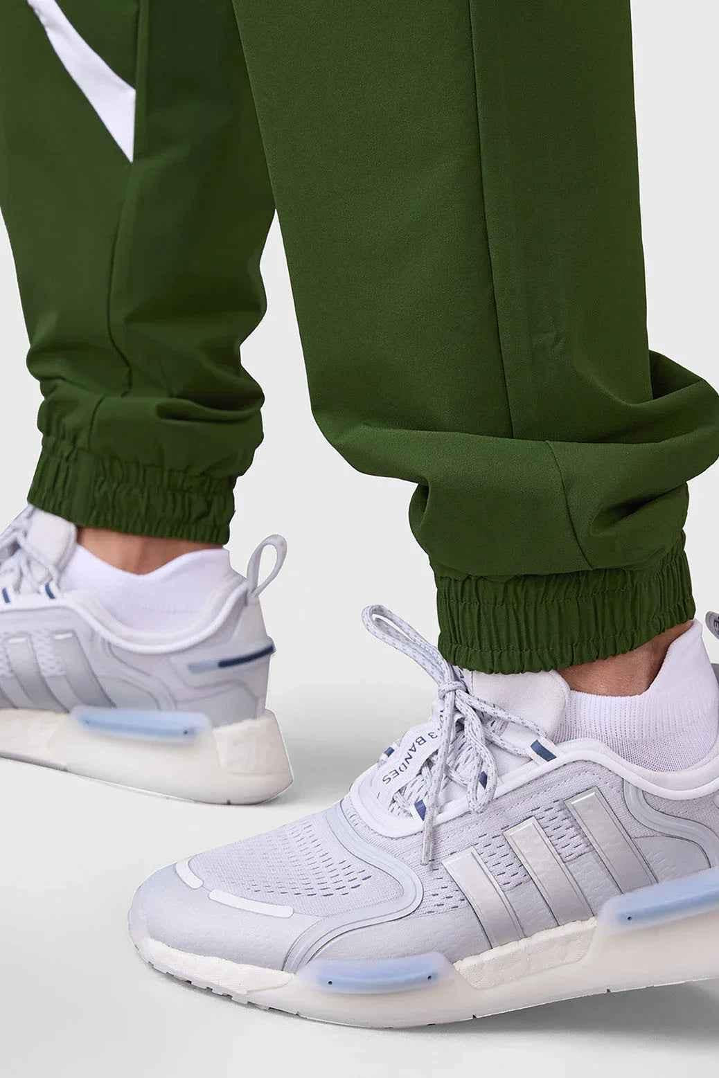 Momentum Joggers Olive