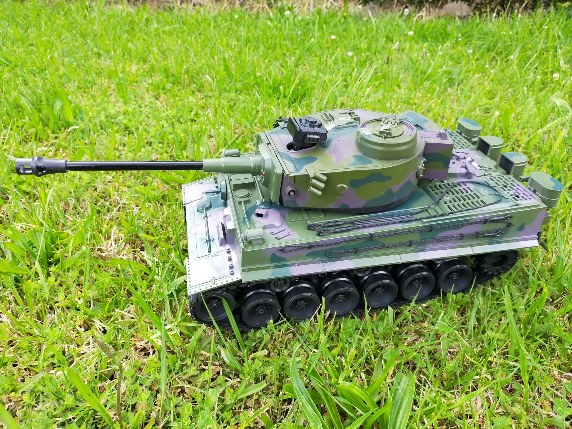 Remote Control Tank 1:18 2.4G Germany Tiger Battle Tank dealonline.co.nz