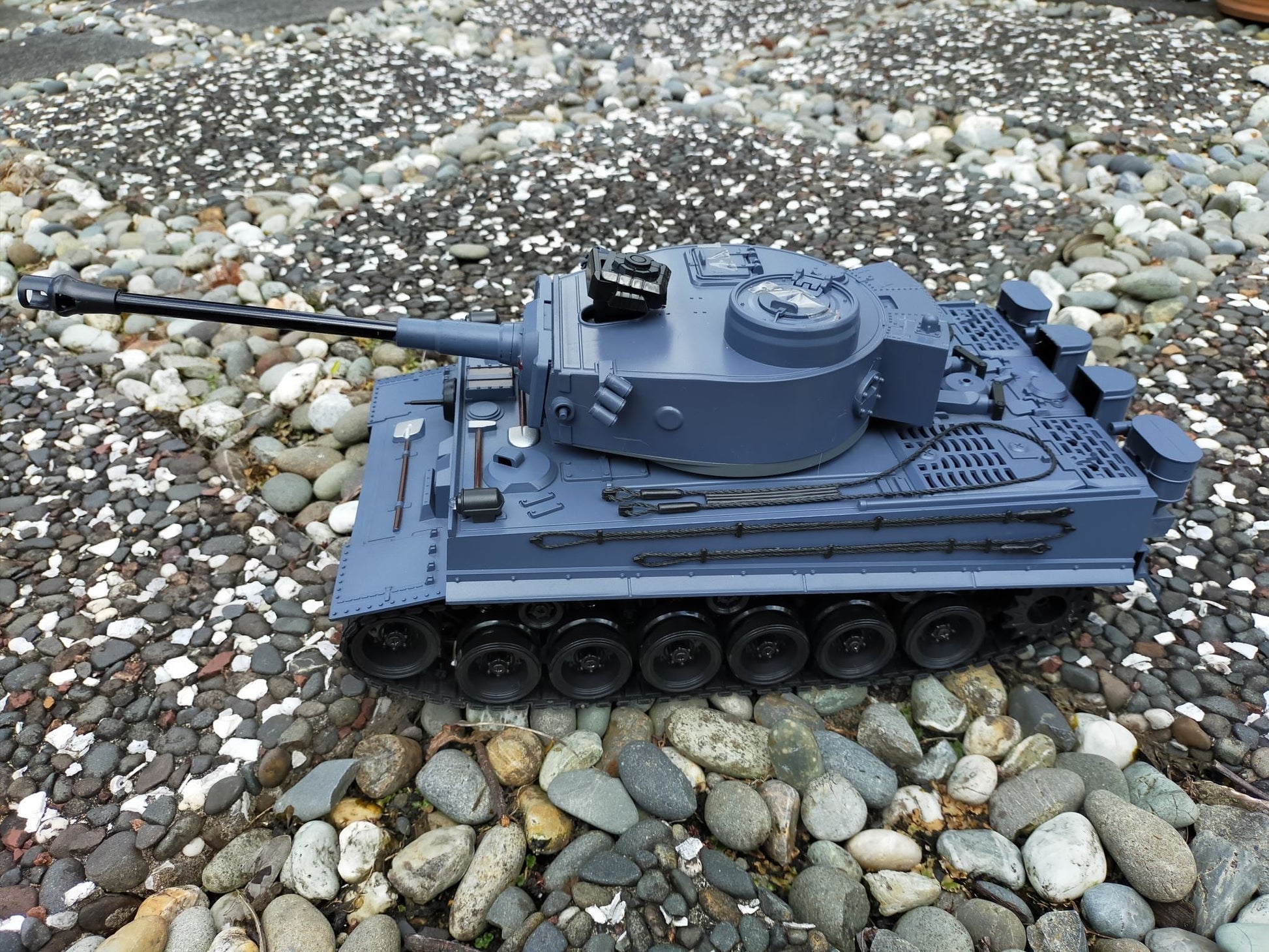 Remote Control Tank 1:18 2.4G Germany Tiger Battle Tank dealonline.co.nz