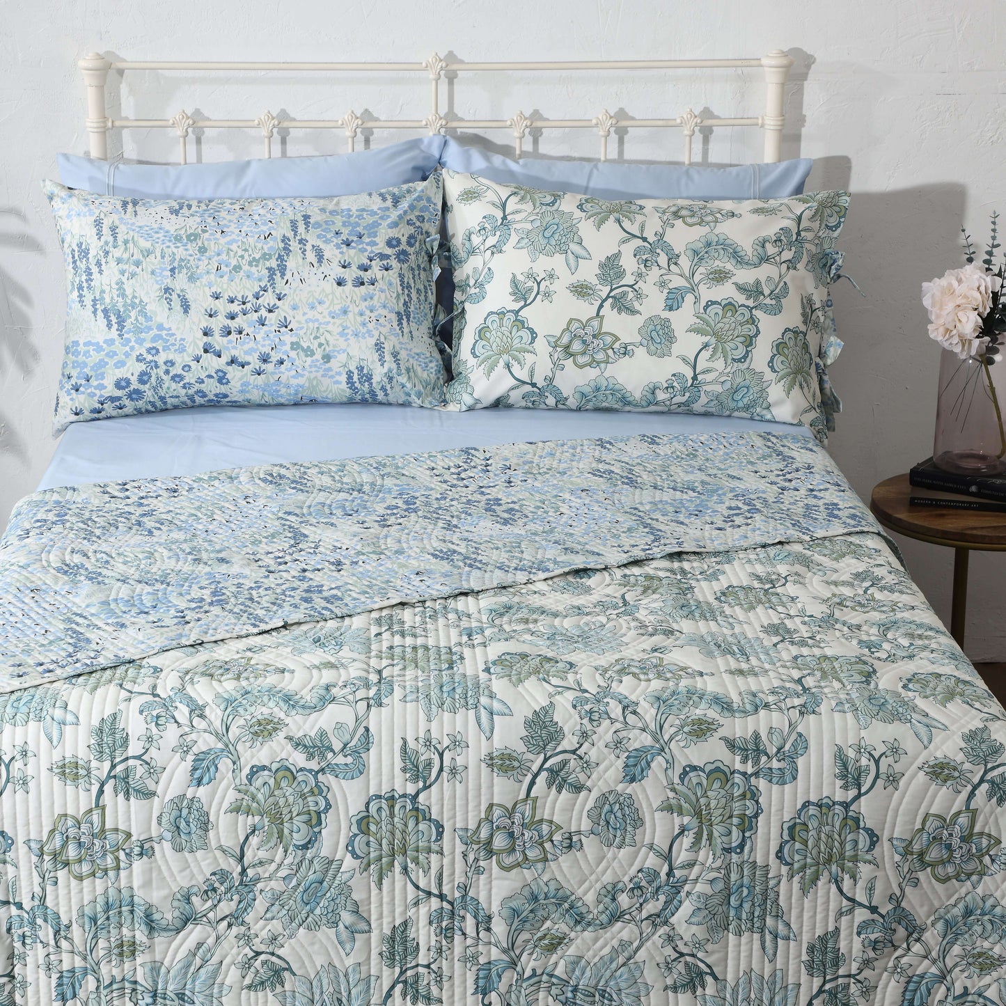 PERCALE REVERSIBLE QUILT SET - JACOBEAN WINDFLOWER Whites of London NZ