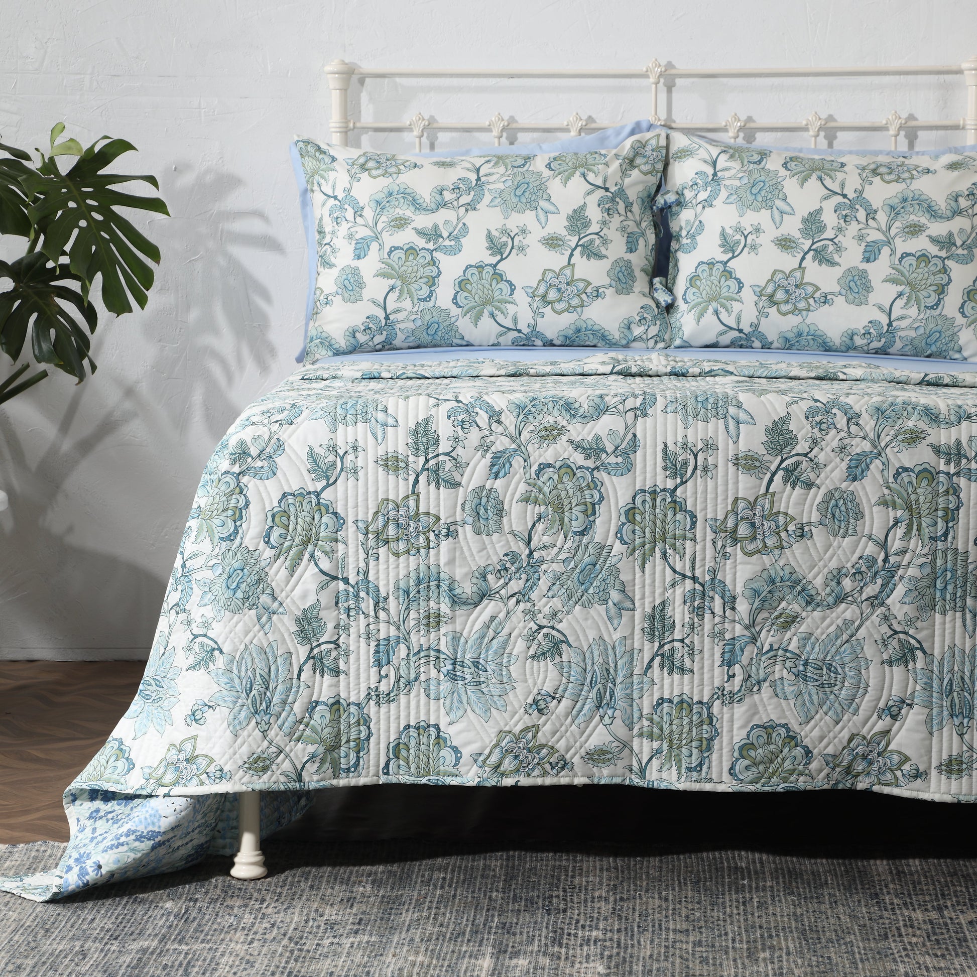 PERCALE REVERSIBLE QUILT SET - JACOBEAN WINDFLOWER Whites of London NZ