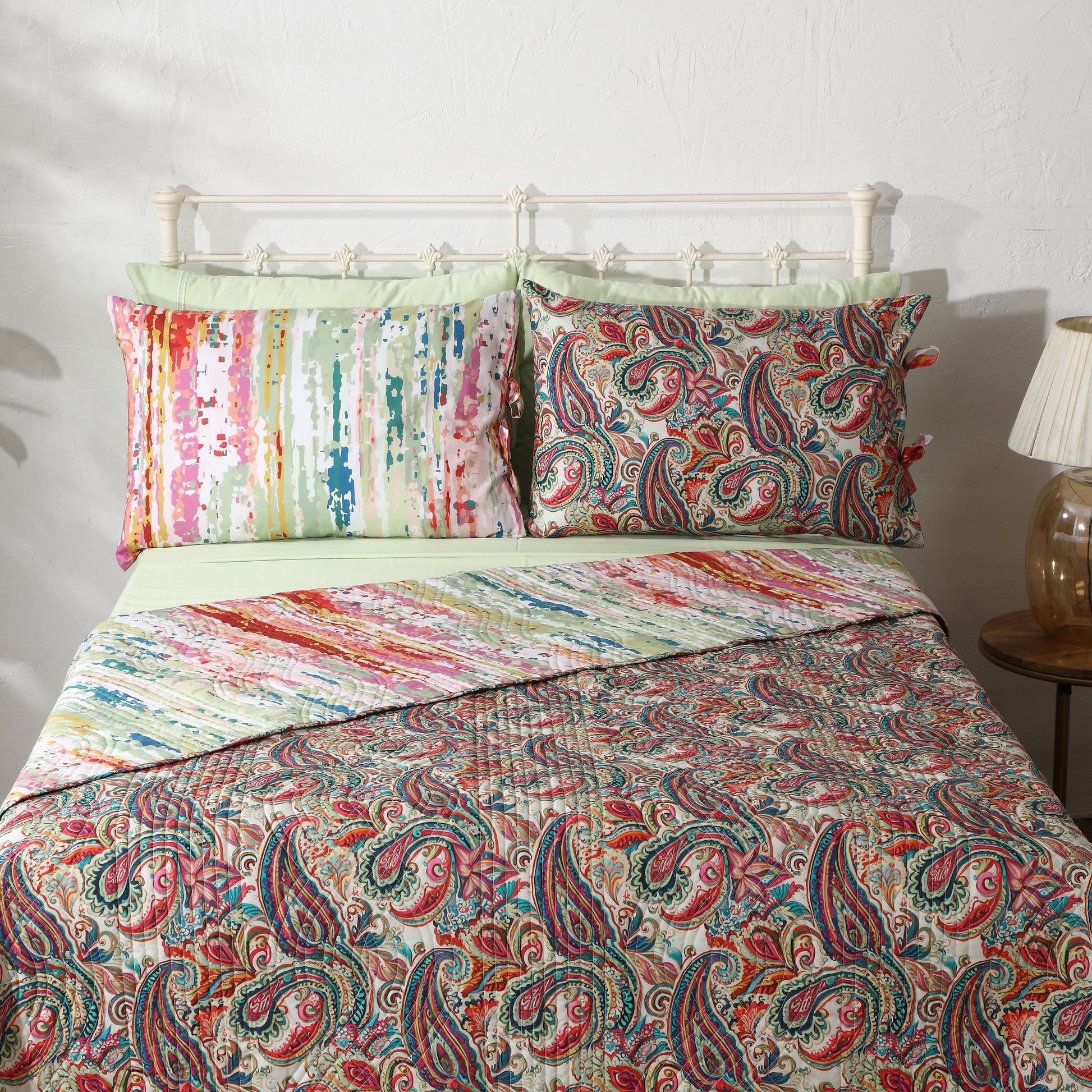 PERCALE REVERSIBLE QUILT SET - PAISLEY ROMANCE Whites of London NZ
