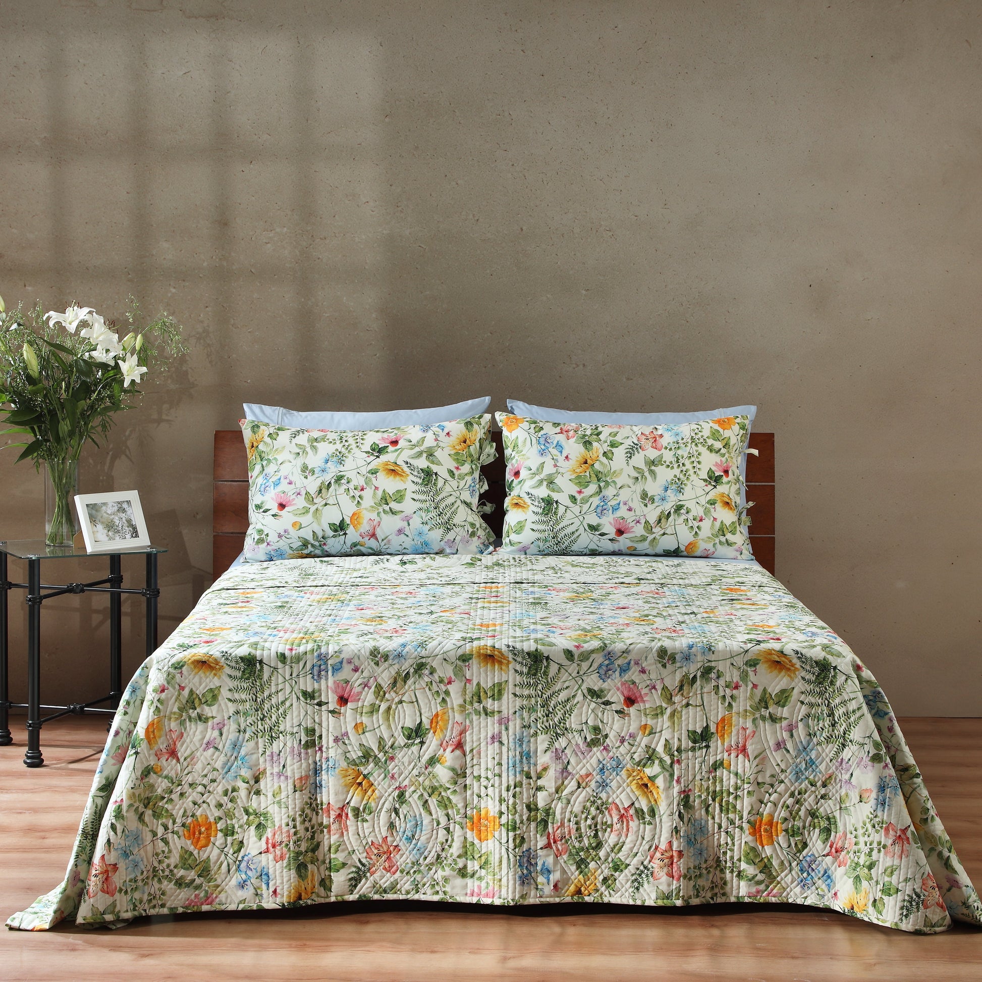 PERCALE REVERSIBLE QUILT SET - GARDEN WALK Whites of London NZ