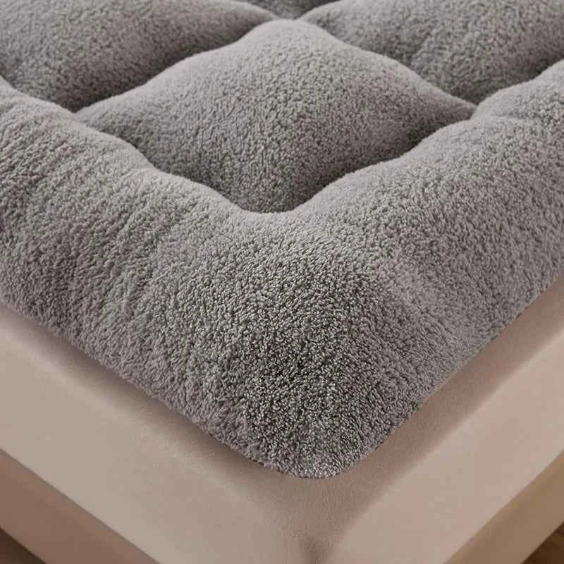Thicken Fluffy Autumn Winter Mattress Toppers Queen Soft Warm Mattress Pad King Living Room Mat Car Sleeping Mats Field Camp Mat