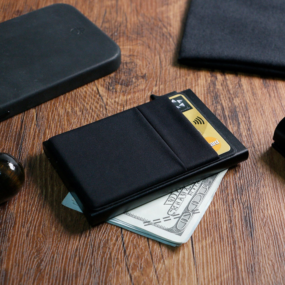 Minimalist RFID-blocking Card Wallet