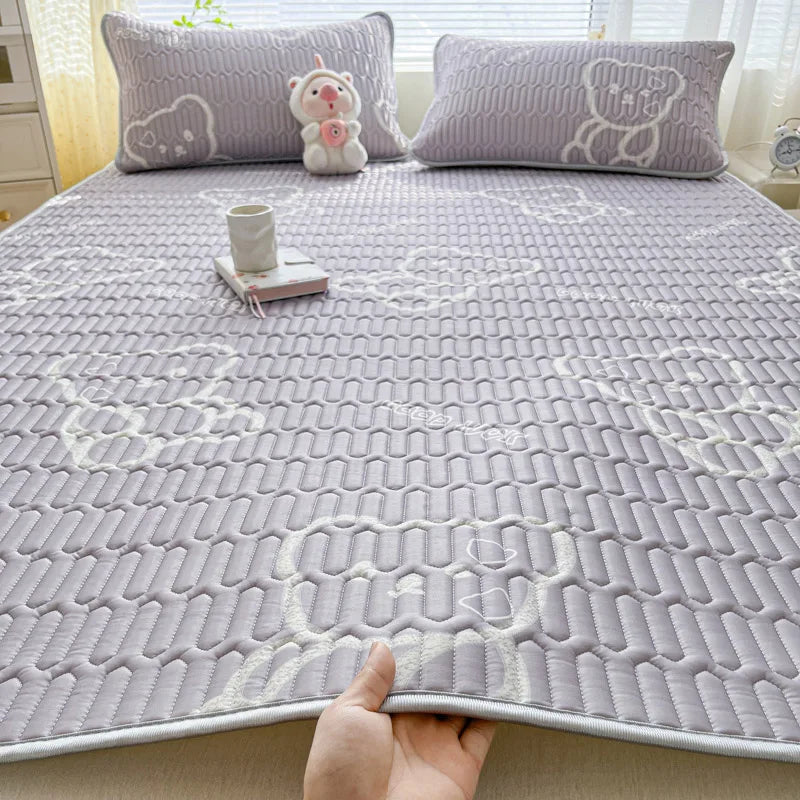 Stay Cool and Comfortable All Summer with Our Premium Cooling Silk Bed Mat Set