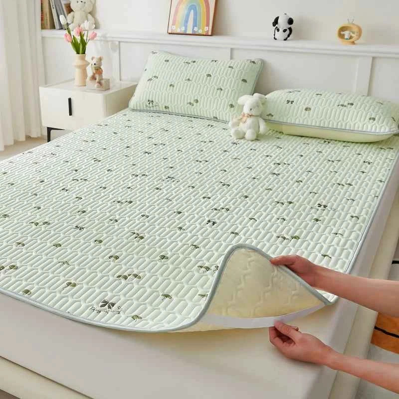 New Printed Natural Latex Filling Summer Mat for Bed Cooling Feeling Silk Thicken Bed Pad and Pillowcase Ice Silk Bed Sheet Set
