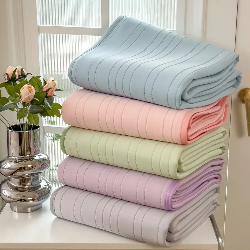 Experience Ultimate Comfort with Our Cooling Ice Silk Bed Mat - Perfect for Summer Nights!