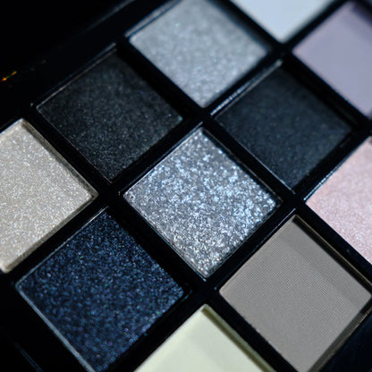 Black Smokey Eyeshadow Palette, 15 Colours