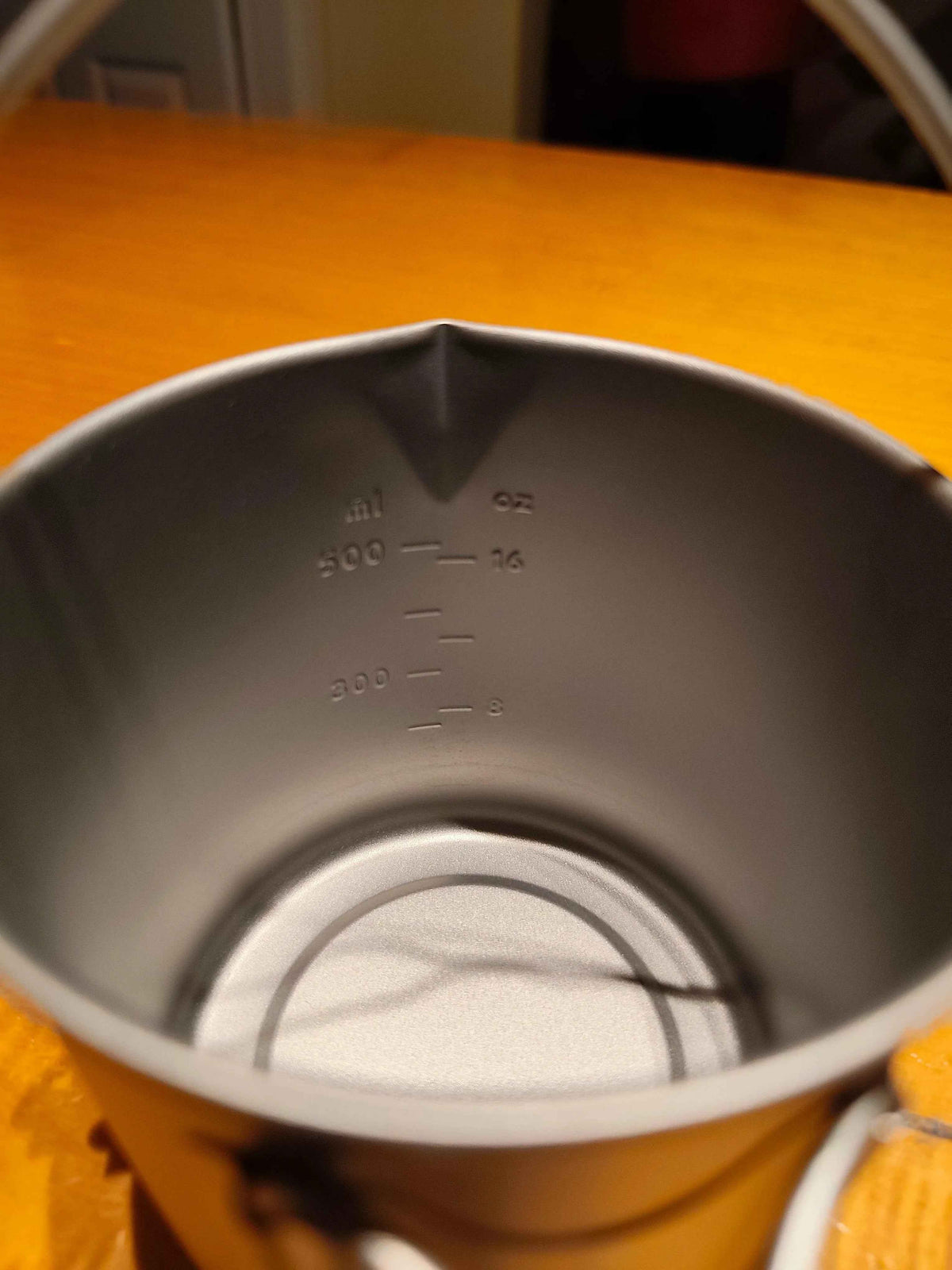 Titanium camping cookware pot, 750ml capacity, ultralight design from MSE Outfitters, ideal for outdoor camping and backpacking.