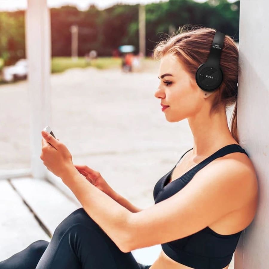 P47 Wireless Headphones with Mic 9eight5