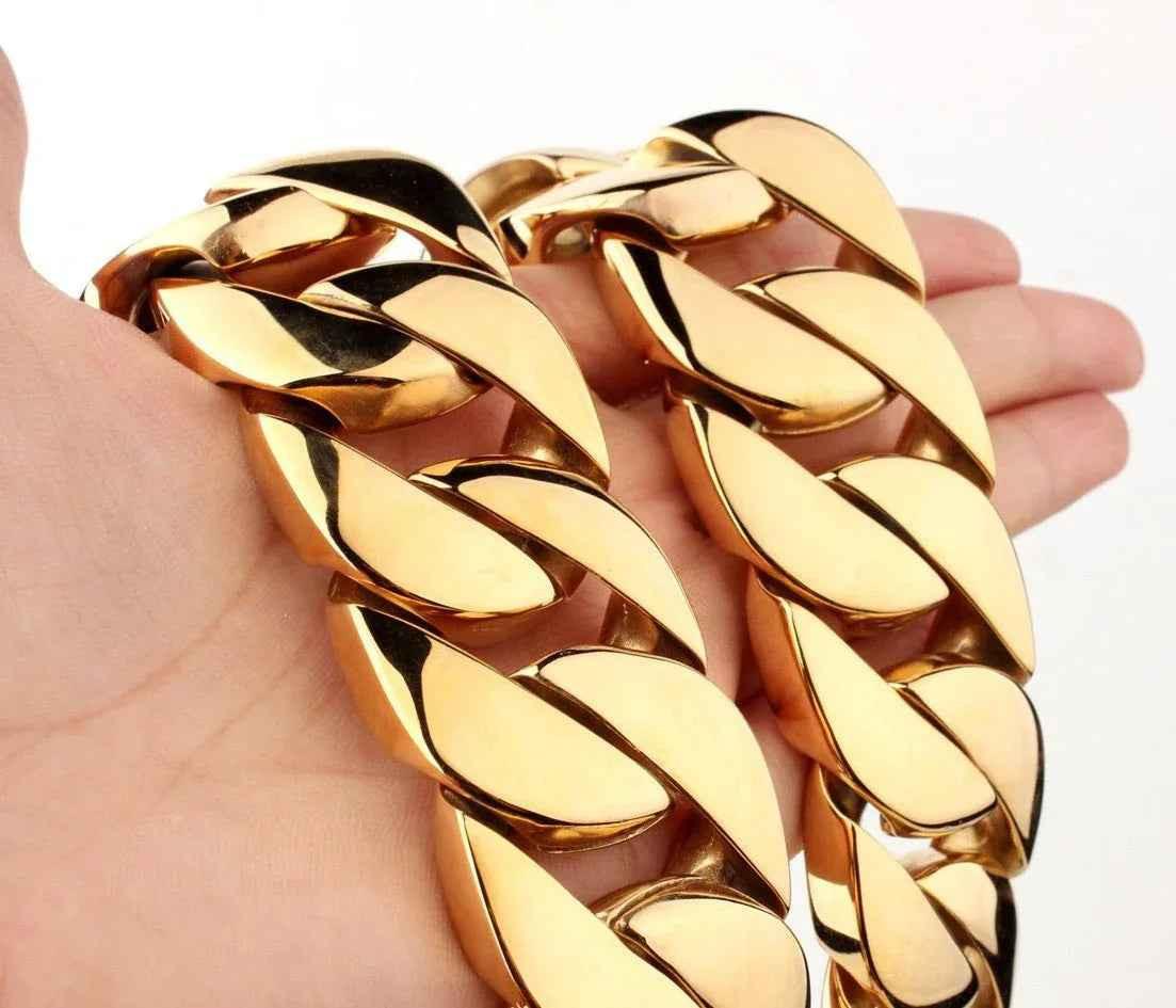 Men's Titanium Necklace: Sleek and Modern Accessory